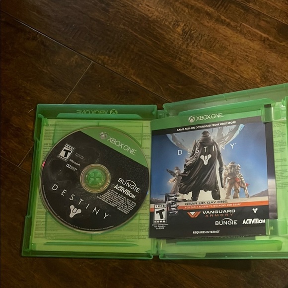 Destiny for Xbox One - Green Case - Picture 3 of 4